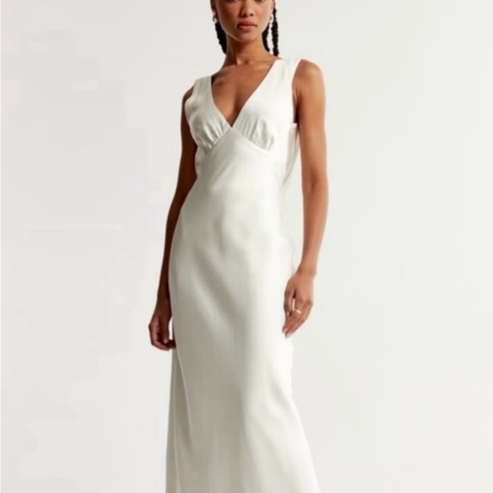 Abercrombie & Fitch White Plunge Cowl Back Maxi Dress in XS